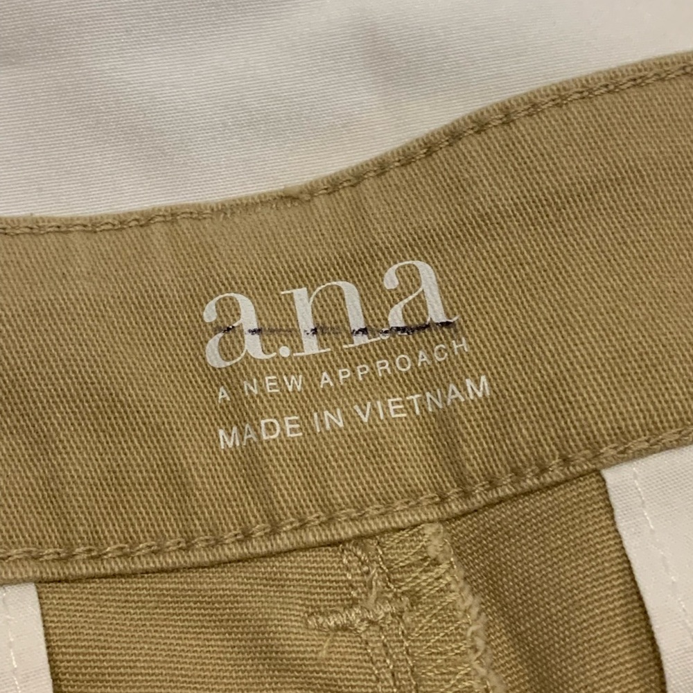 Ana khaki shorts size 6 - Picture 4 of 5